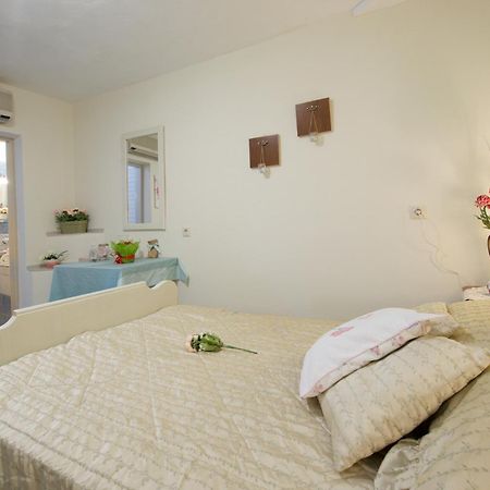 Erato Apartment In Argostoli Exterior foto